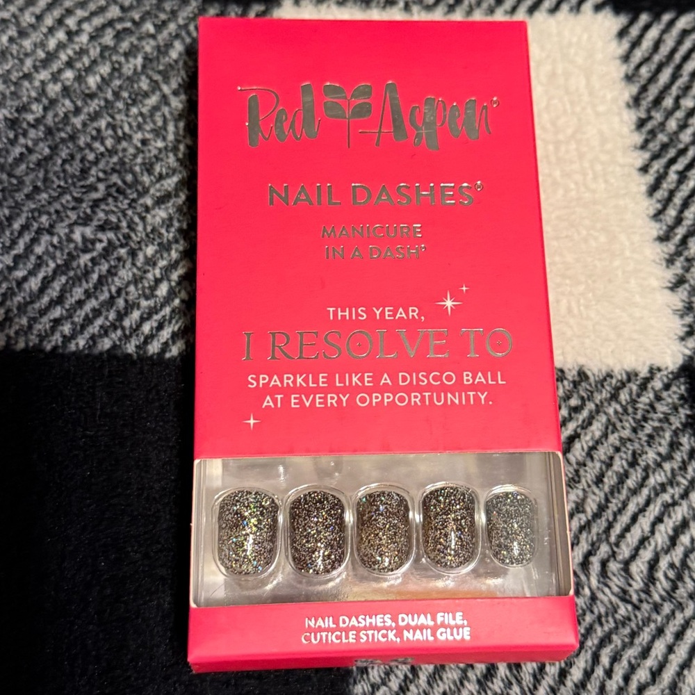 Red Aspen Nail Dashes
